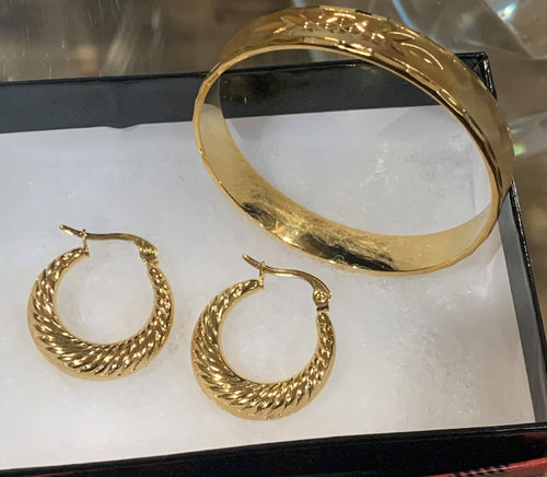 Earring and bangle set