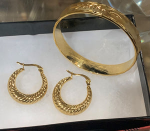 Earring and bangle set